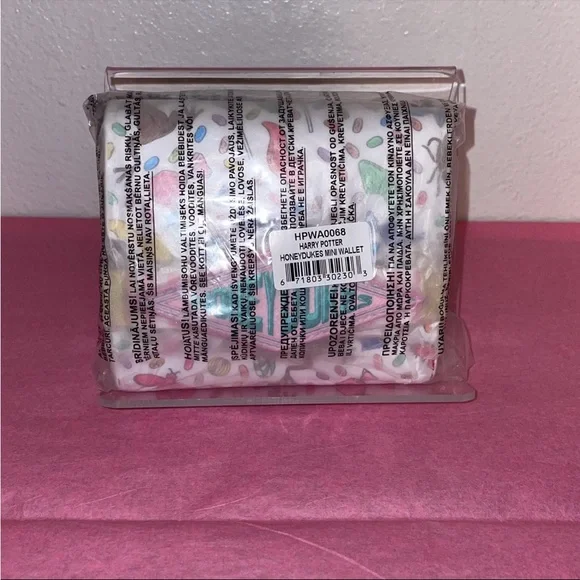 Exclusive Loungefly Harry Potter Honeydukes Candy Print Wallet - Picture 4 of 9